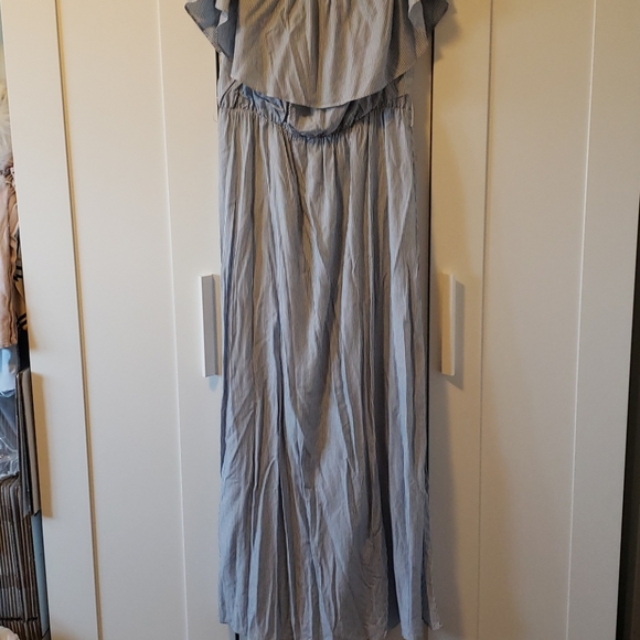 Dress  Pinstriped maxi with side slits - Picture 3 of 9